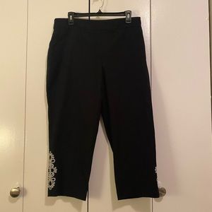 NWT Delicate Embroidered Black and White Capri Pants